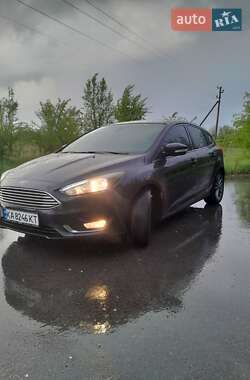 Хэтчбек Ford Focus 2015 в 