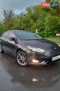 Хэтчбек Ford Focus 2015 в 