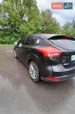 Хэтчбек Ford Focus 2015 в 