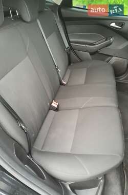 Хэтчбек Ford Focus 2015 в 