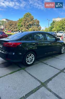 Седан Ford Focus 2015 в 