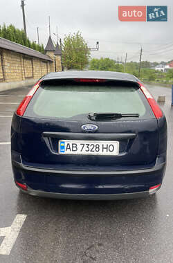 Хэтчбек Ford Focus 2005 в 