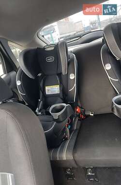 Хэтчбек Ford Focus 2011 в 
