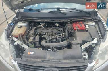 Хэтчбек Ford Focus 2011 в 