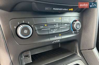 Седан Ford Focus 2016 в 
