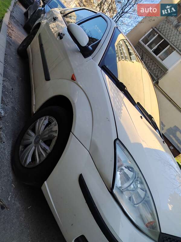 Седан Ford Focus 2004 в Киеве