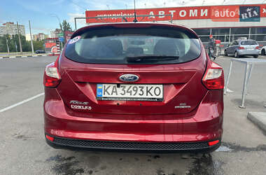 Хэтчбек Ford Focus 2012 в 