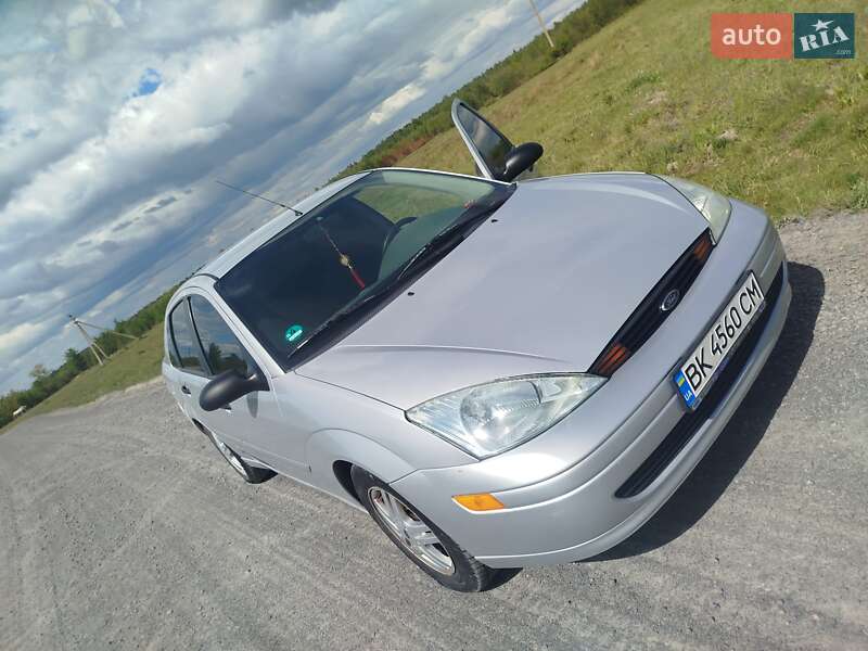 Седан Ford Focus 2000 в Рокитном