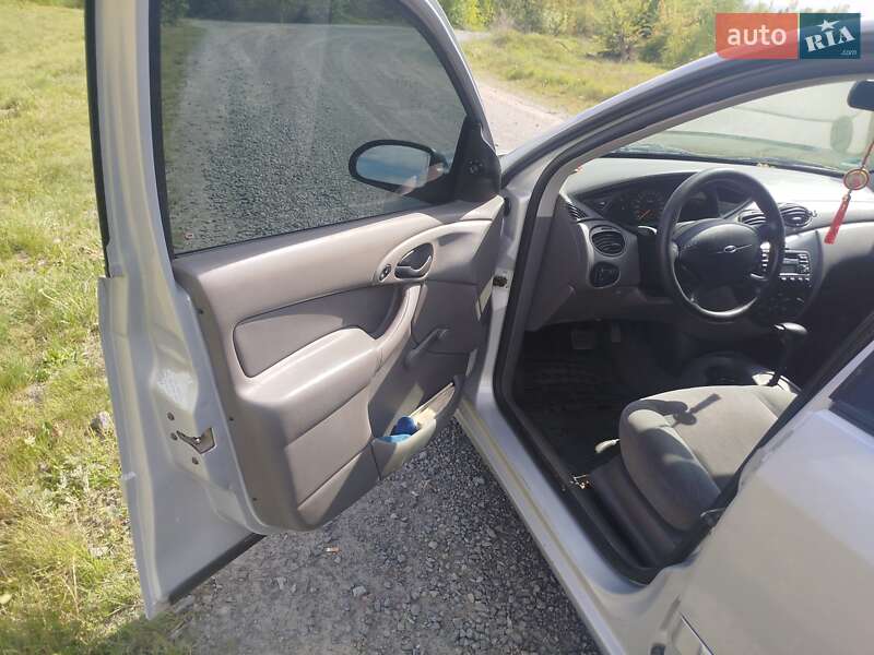 Седан Ford Focus 2000 в Рокитном