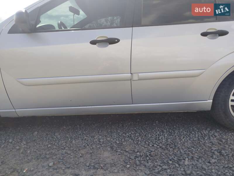 Седан Ford Focus 2000 в Рокитном