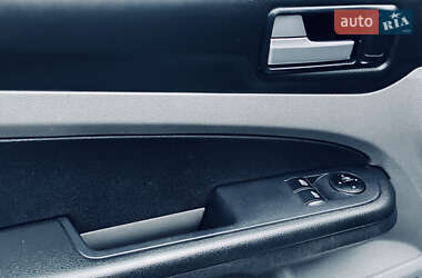 Хэтчбек Ford Focus 2009 в 