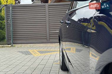 Хэтчбек Ford Focus 2012 в 