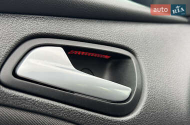 Хэтчбек Ford Focus 2012 в 