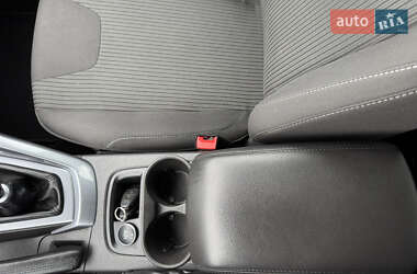 Хэтчбек Ford Focus 2012 в 