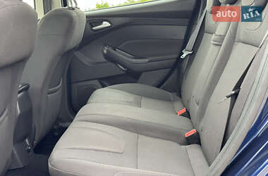 Хэтчбек Ford Focus 2012 в 