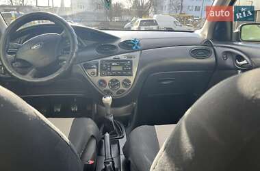 Седан Ford Focus 2004 в 