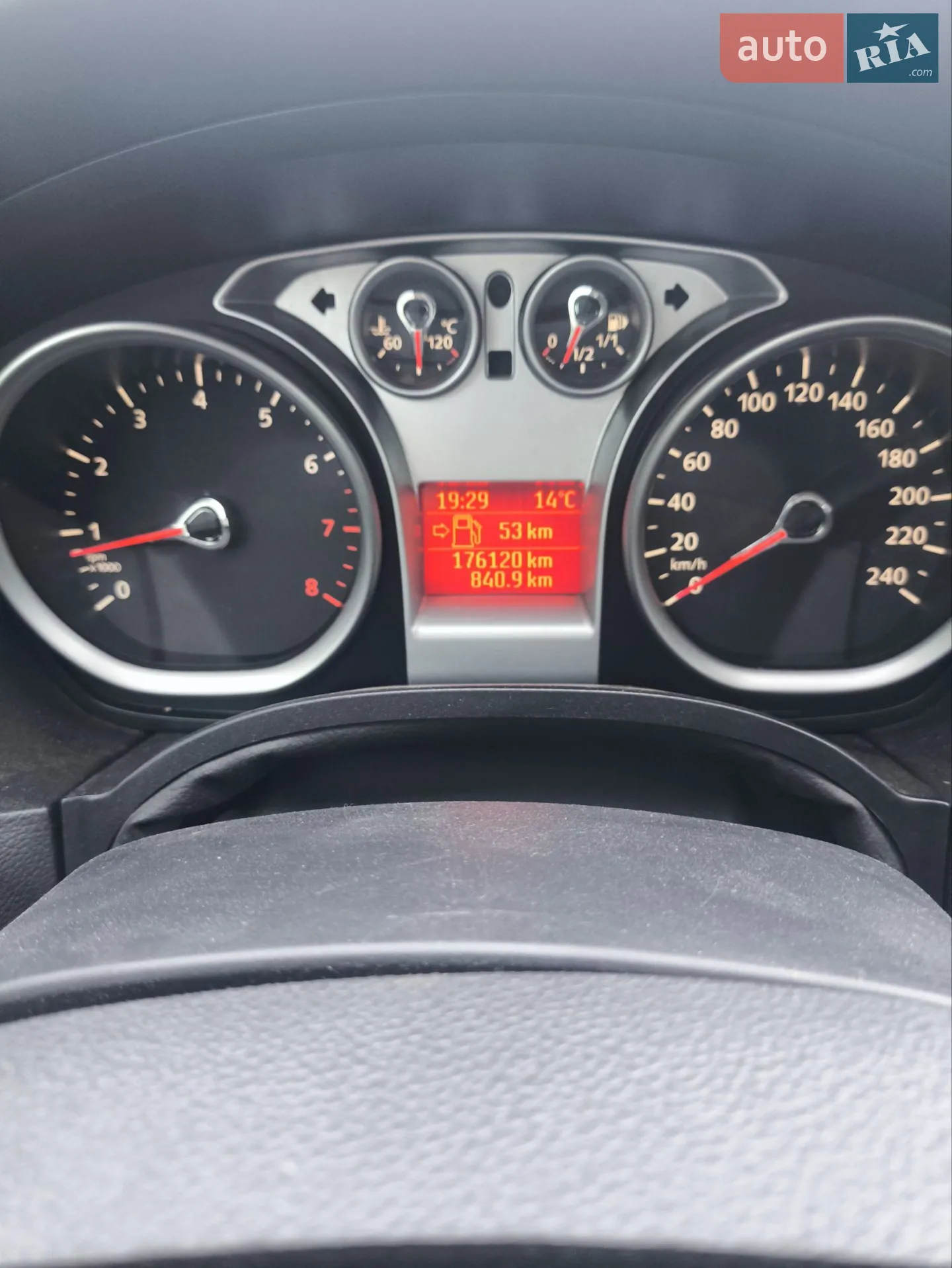 2010 Ford Focus - мініатюра 2