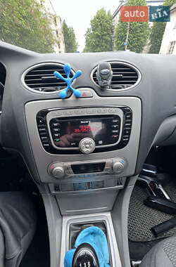 Ford Focus 2010 Ford Focus 2010