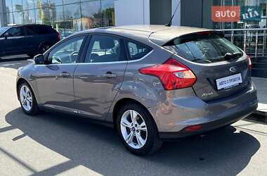 Хэтчбек Ford Focus 2013 в 