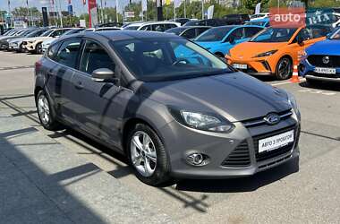 Хэтчбек Ford Focus 2013 в 