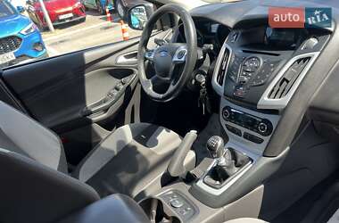 Хэтчбек Ford Focus 2013 в 
