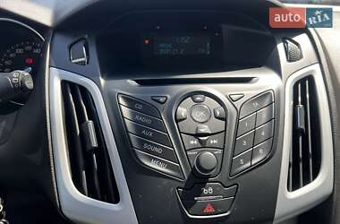 Хэтчбек Ford Focus 2013 в 
