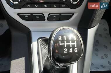 Хэтчбек Ford Focus 2013 в 