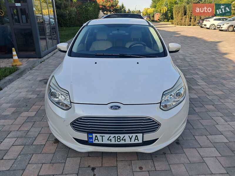 Хетчбек Ford Focus 2015 в Івано-Франківську