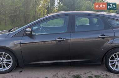 Хэтчбек Ford Focus 2015 в 