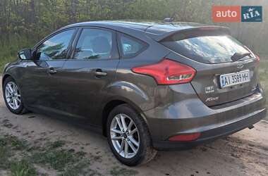 Хэтчбек Ford Focus 2015 в 
