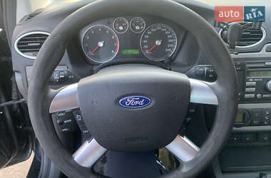 Хетчбек Ford Focus 2006 в 