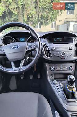 Хэтчбек Ford Focus 2017 в 