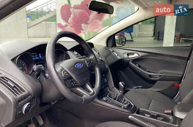 Хэтчбек Ford Focus 2016 в 