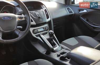 Хэтчбек Ford Focus 2013 в 