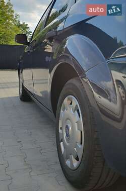 Хетчбек Ford Focus 2011 в 