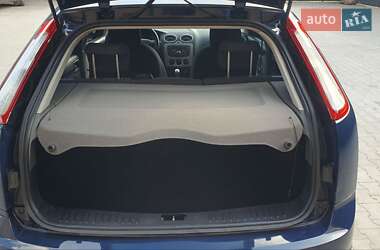 Хетчбек Ford Focus 2011 в 