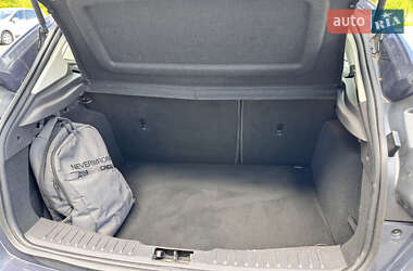 Хэтчбек Ford Focus 2011 в 