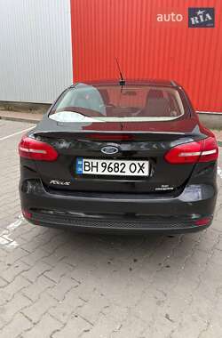 Седан Ford Focus 2015 в 