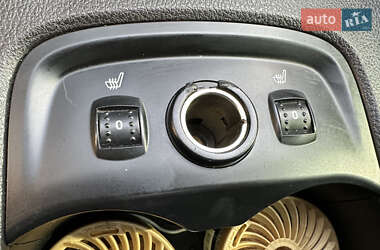 Хэтчбек Ford Focus 2012 в 