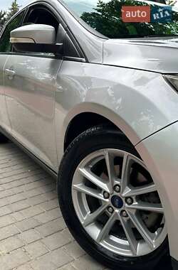 Седан Ford Focus 2016 в 