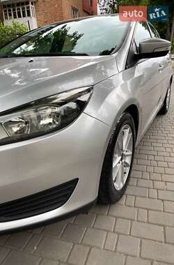 Седан Ford Focus 2016 в 