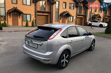 Хэтчбек Ford Focus 2011 в 