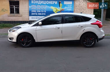 Хэтчбек Ford Focus 2013 в 