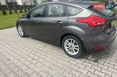 Хетчбек Ford Focus 2015 в 