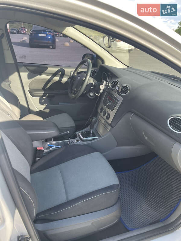 Хэтчбек Ford Focus 2010 в Запорожье