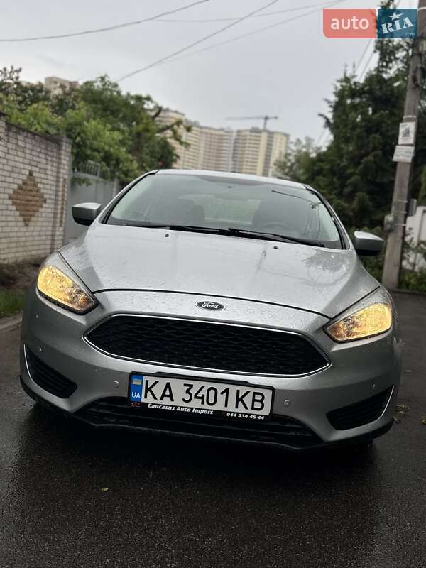 Седан Ford Focus 2016 в 