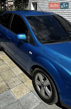 Хэтчбек Ford Focus 2004 в 