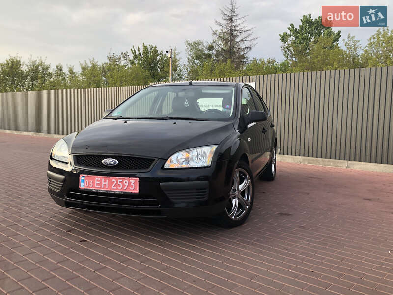 Хэтчбек Ford Focus 2006 в 