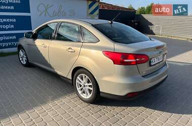 Седан Ford Focus 2015 в 
