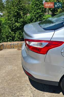 Седан Ford Focus 2014 в 